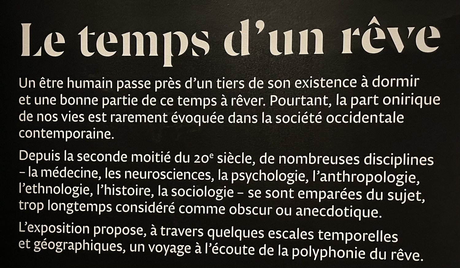 Panneau d'ouverture de l'exposition
